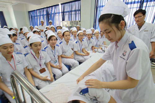 Địa chỉ đào tạo học Cao đẳng điều dưỡng tại Hà Nội